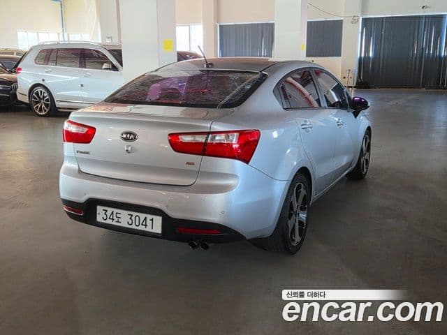 Kia All New Pride Prestige, 2012 6