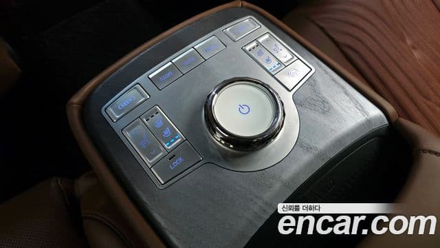 Genesis G80 (RG3) бензин 3.5 турбо AWD, 2024 17