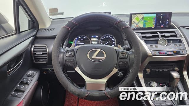 Lexus NX300h Supreme, 2018 13