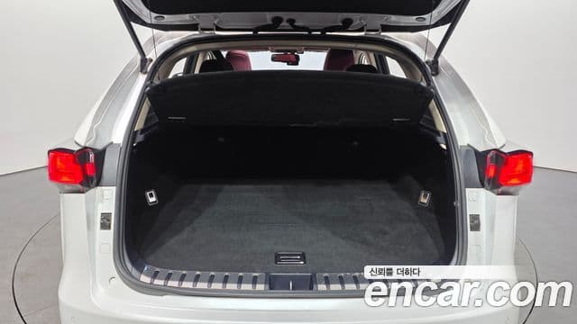 Lexus NX300h Supreme, 2018 20