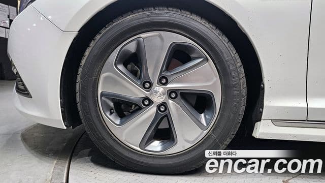 Hyundai LF Sonata гибрид Premium, 2016 все фото