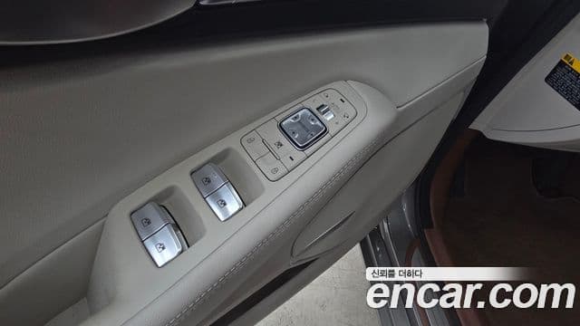 Genesis G90 Luxury, 2020 13