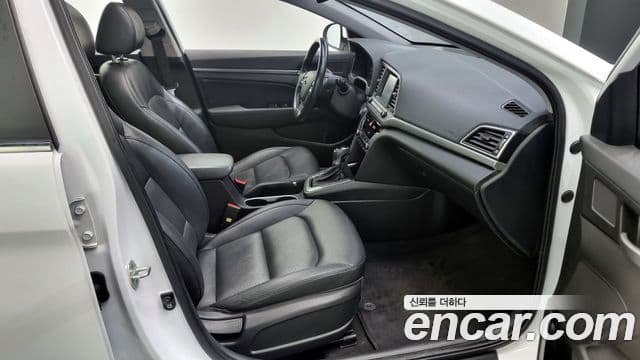 Hyundai Avante AD Modern, 2017 10