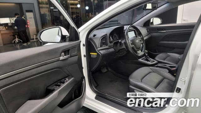 Hyundai Avante AD Modern, 2017 11