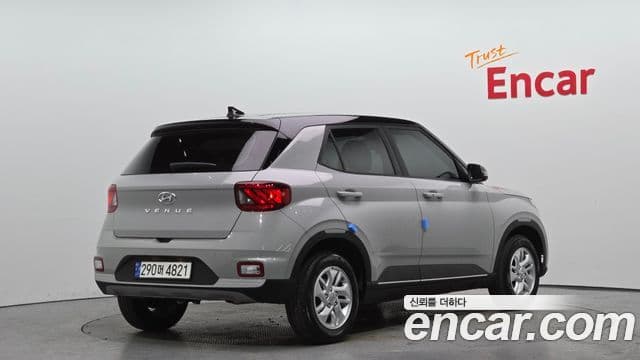 Hyundai Venue Premium, 2024 2