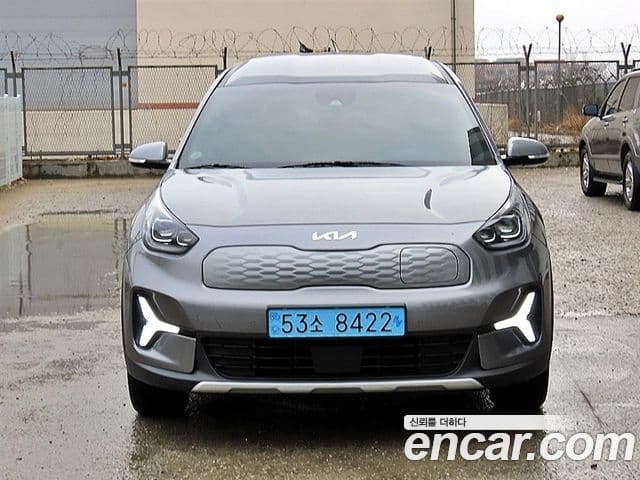 Kia Niro Plus Air (таксомоторный тип), 2023 1
