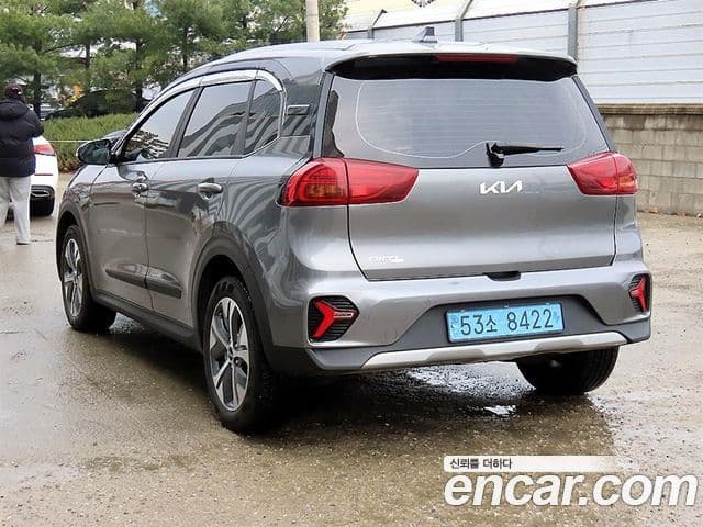 Kia Niro Plus Air (таксомоторный тип), 2023 3