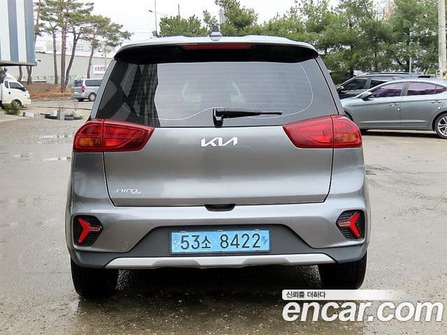 Kia Niro Plus Air (таксомоторный тип), 2023 4