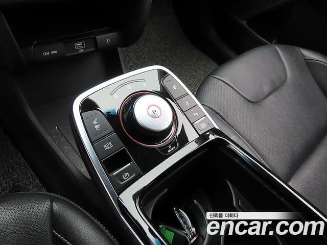 Kia Niro Plus Air (таксомоторный тип), 2023 9