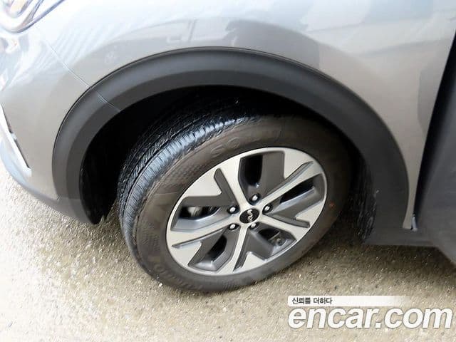 Kia Niro Plus Air (таксомоторный тип), 2023 20