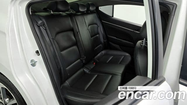 Hyundai Avante AD 1.6 GDI Value Plus, 2018 12