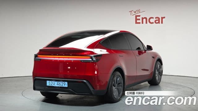 Tesla модель Y, 2025 2