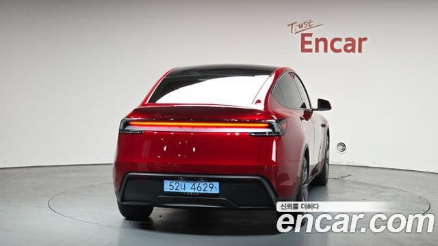 Tesla модель Y, 2025 4