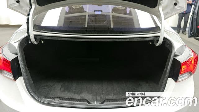 Hyundai Avante MD Luxury, 2012 20