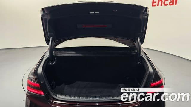 Genesis G90 Premium Luxury, 2019 20