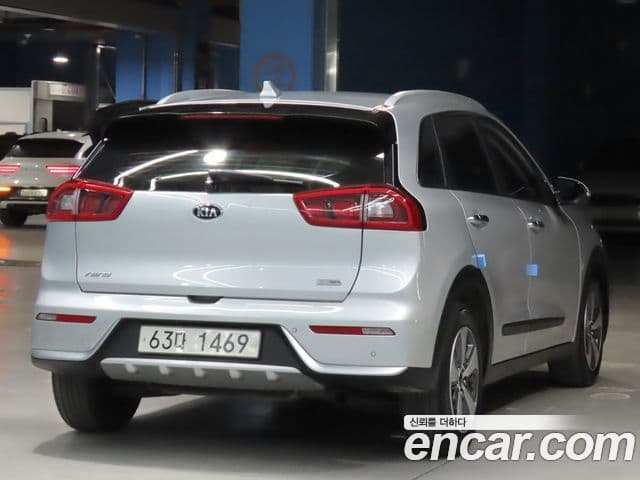 Kia Niro Prestige, 2017 4