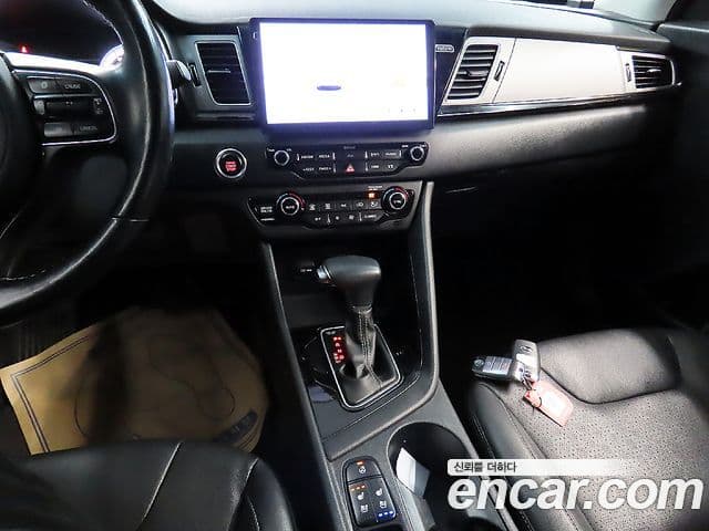 Kia Niro Prestige, 2017 11