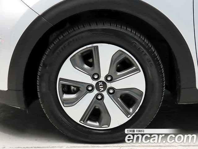 Kia Niro Prestige, 2017 19