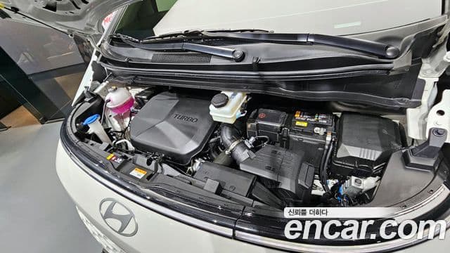 Hyundai Staria Modern, 2025 6