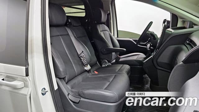 Hyundai Staria Modern, 2025 10