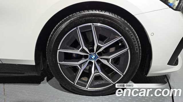 BMW i5 (G60) eDrive 40 M Sport, 2025 все фото