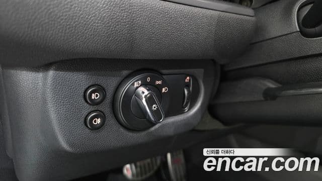 Mini Cooper D 클럽맨 2세대, 2019 18