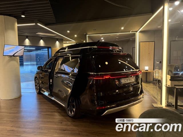 Kia Carnival 4세대 бензин 4인승 High Limousine (компания по спецнадстройкам), 2023 все фото