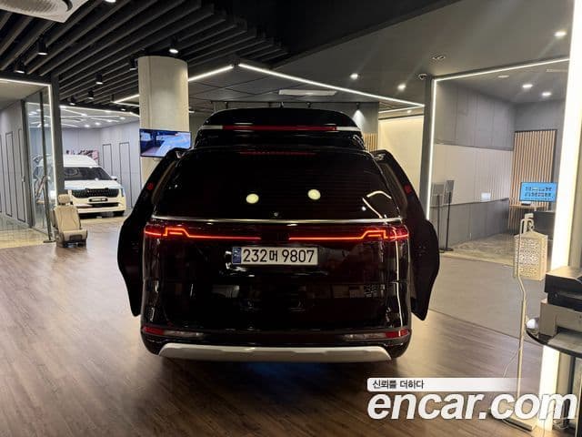 Kia Carnival 4세대 бензин 4인승 High Limousine (компания по спецнадстройкам), 2023 7