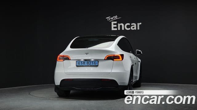 Tesla модель Y, 2024 4