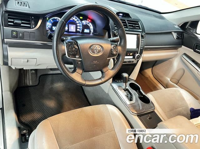 Toyota New 캠리 гибрид XLE, 2012 7