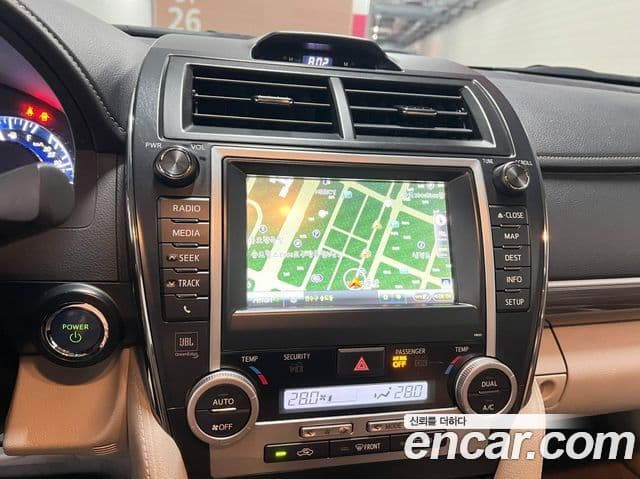 Toyota New 캠리 гибрид XLE, 2012 12