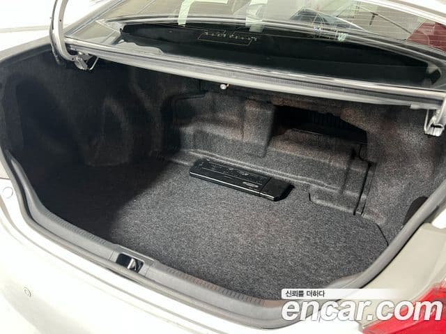 Toyota New 캠리 гибрид XLE, 2012 18