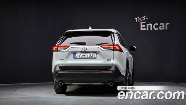 Toyota RAV4 5세대 2.5 2WD гибрид XLE, 2025 4