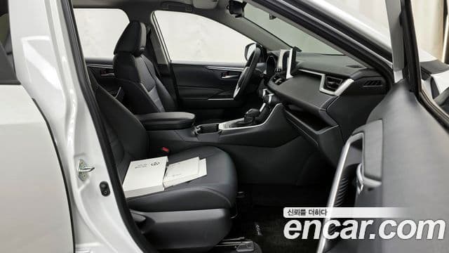 Toyota RAV4 5세대 2.5 2WD гибрид XLE, 2025 11