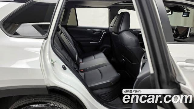 Toyota RAV4 5세대 2.5 2WD гибрид XLE, 2025 12