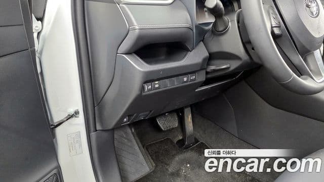 Toyota RAV4 5세대 2.5 2WD гибрид XLE, 2025 17