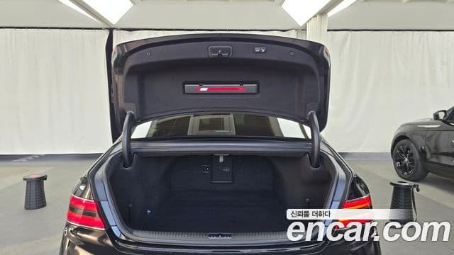 Genesis G90 Premium Luxury, 2021 18