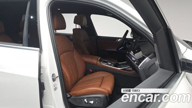 BMW X7 (G07) xDrive 40i M Sport 6인승, 2023 10