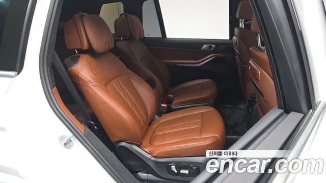 BMW X7 (G07) xDrive 40i M Sport 6인승, 2023 12