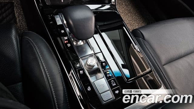 Kia K7 Premier гибрид Signature, 2020 9