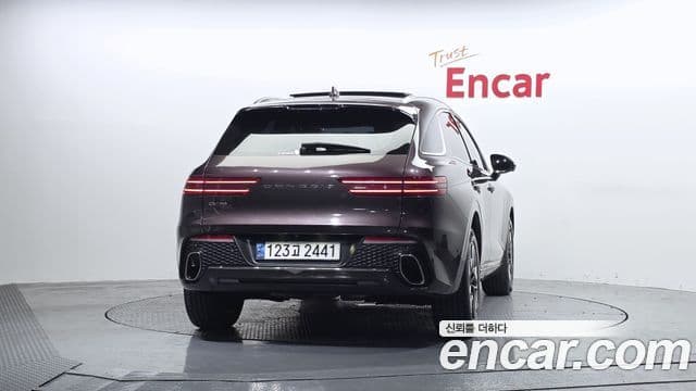 Genesis GV70, 2021 4