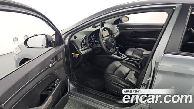 Hyundai Avante AD 1.6 GDI Value Plus, 2018 10