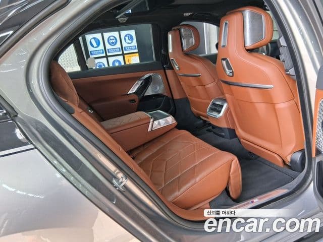 BMW i7 (G70) xDrive 60 M Sport Individual, 2025 все фото