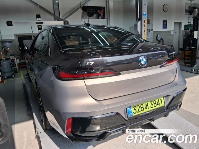 BMW i7 (G70) xDrive 60 M Sport Individual, 2025 6