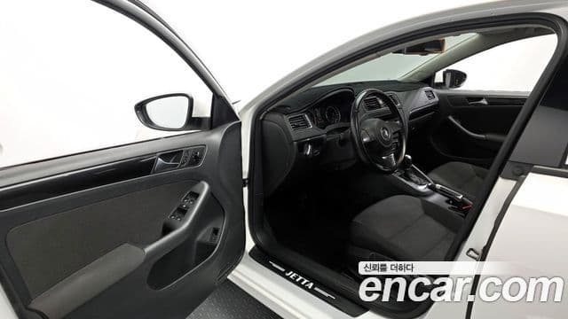 Volkswagen New Jetta 6세대, 2012 10