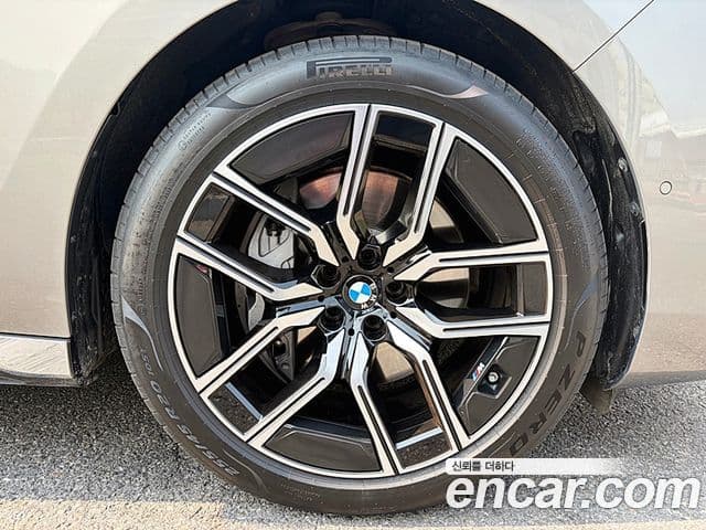 BMW 7시리즈 (G70) 740i xDrive M Sport, 2025 все фото