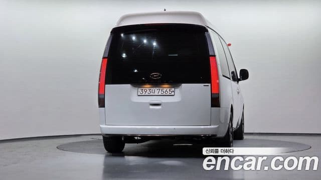 Hyundai Staria лимузин, 2023 4