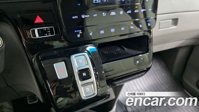 Hyundai Staria лимузин, 2023 9