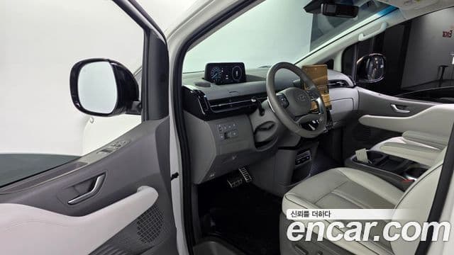 Hyundai Staria лимузин, 2023 10