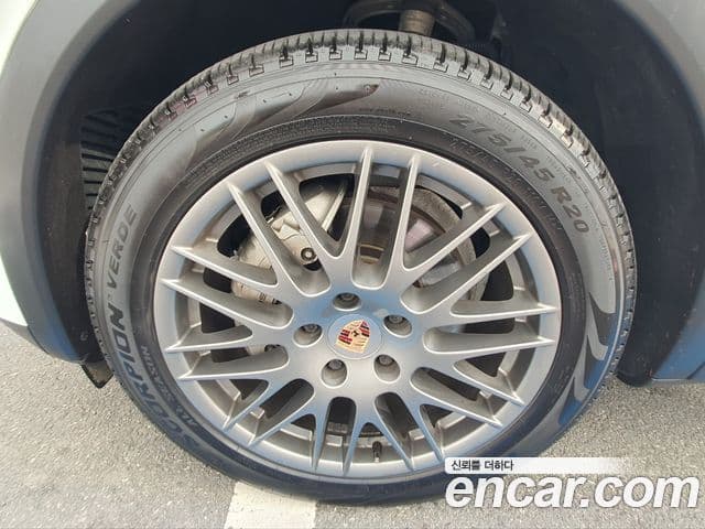 Porsche New Cayenne 958, 2013 19